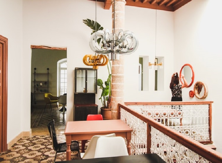 To Make an Apartment Decoration Inviting, It Has to Have a Good Vibe.